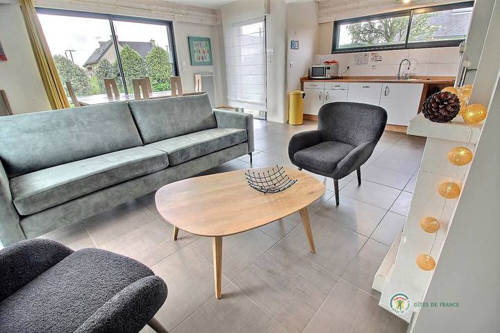 Gîte pour 6 personnes, avec Terrasse et Jardin ainsi que Piscine et Sauna dans Les Hospitaux (Erquy)