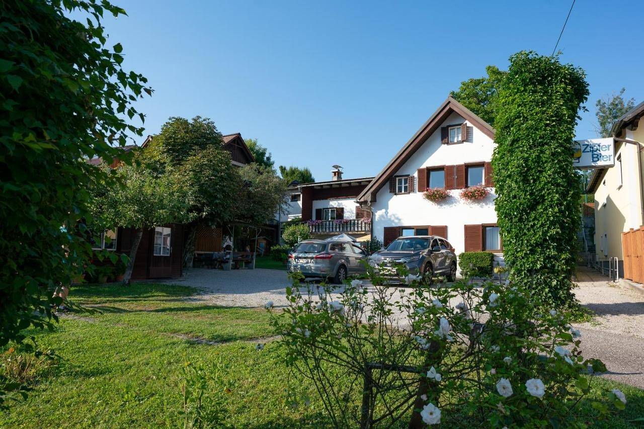 Ganze Wohnung, Apartment with Mountain View in Bad Ischl, Bezirk Gmunden