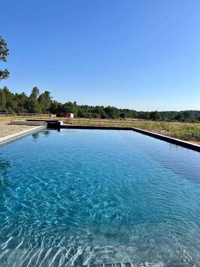 Maison de vacances pour 2 personnes, avec jardin et piscine ainsi que terrasse et vue, animaux acceptés