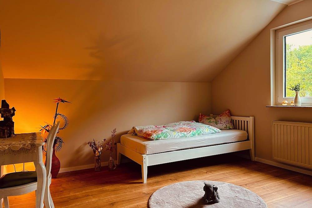 Ganze Wohnung, Fewo \"Bei Freunden\" \ngemütliche Ferienwohnung am Waldrand \nkinderfreundlich in Naumburg (Hessen), Hessisches Bergland