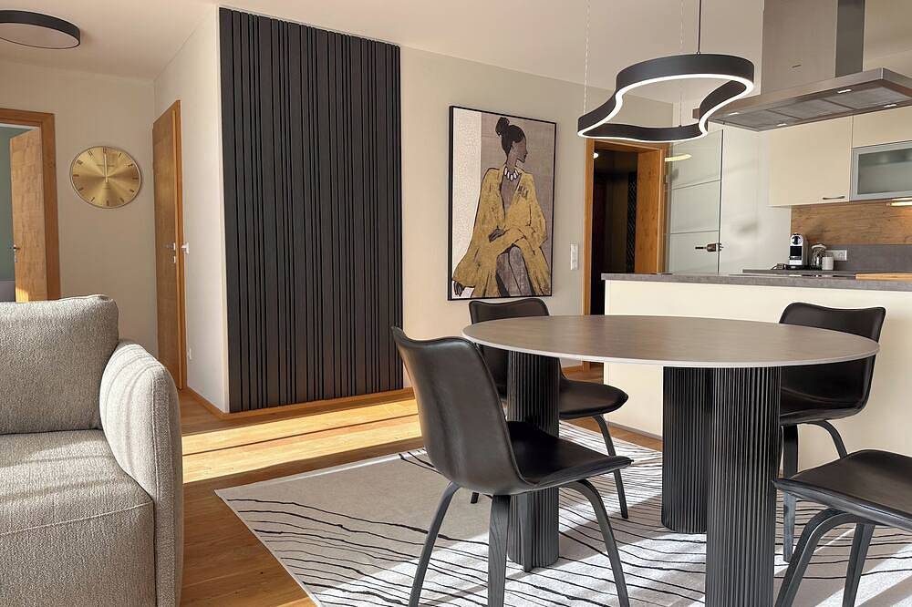 Ganze Wohnung, \"Four\" - Premium Apartments Seekirchen, 3-Zi-Apartment mit Balkon in Seekirchen am Wallersee, Bezirk Salzburg-Umgebung