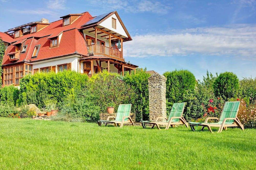 Ganze Wohnung, Ferienwohnung mit Sauna, Whirpool, Garten und Spielplatz in Heviz, Balaton Region