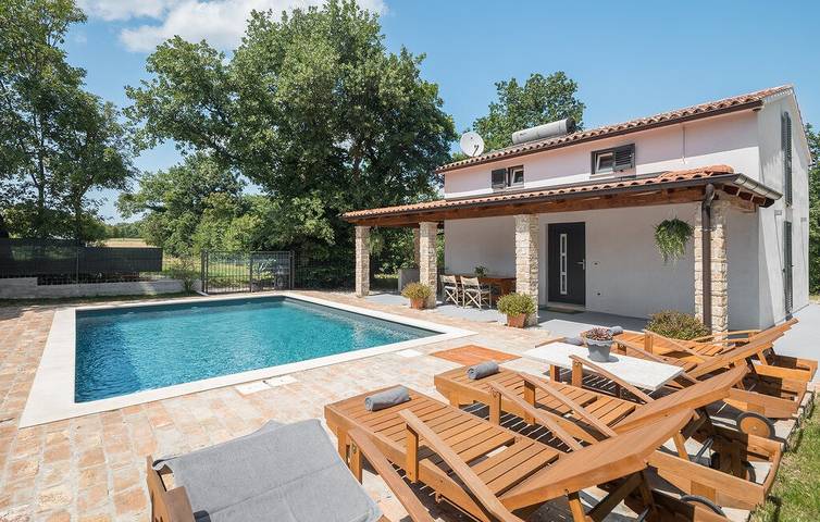 Villa mit pool für 5 Personen, mit Garten und Terrasse sowie Whirlpool in Istrien