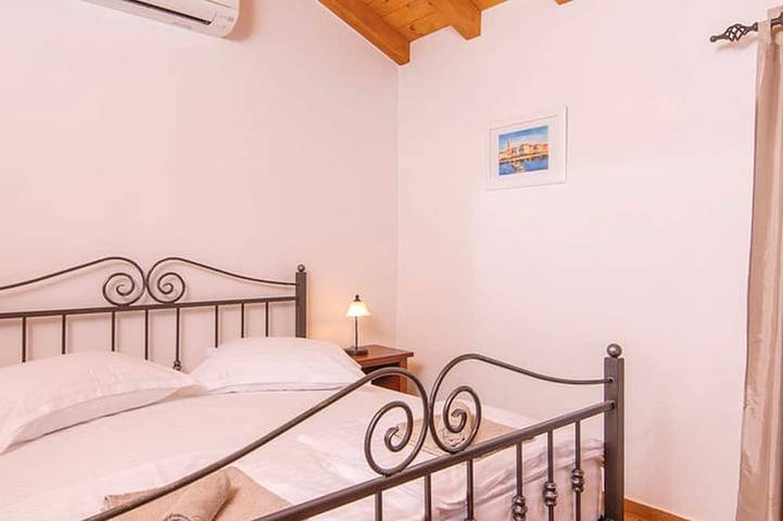 Hh Lovište Three Bedroom Holiday Home,Pool&Seaview in Dubrovnik-Neretva