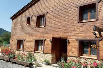 Gîte pour 6 personnes, avec terrasse et jardin à Puivert