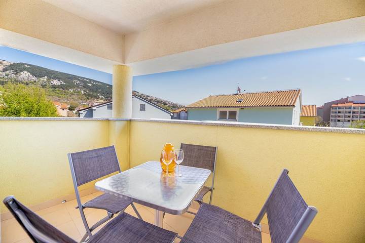 Ferienwohnung für 4 Personen, mit Balkon in Baska