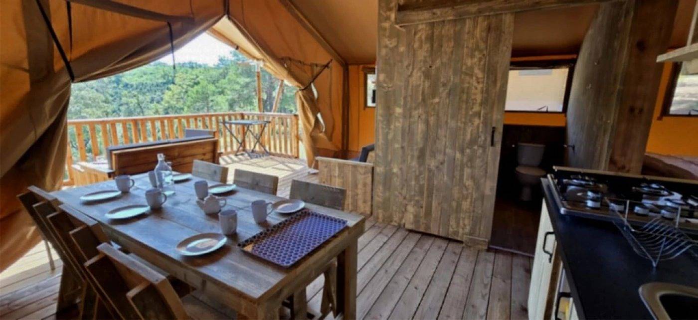 Zecamping 3 étoiles piscine pet friendly tente 35m2 5 pers in Saint-Laurent-du-Verdon, Parc naturel régional du Verdon