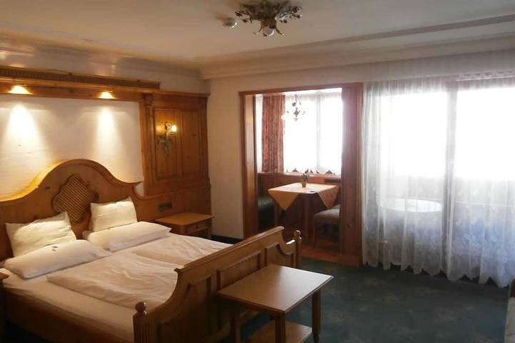 Ferienhaus für 2 Personen, mit Whirlpool und Balkon sowie Pool und Sauna
