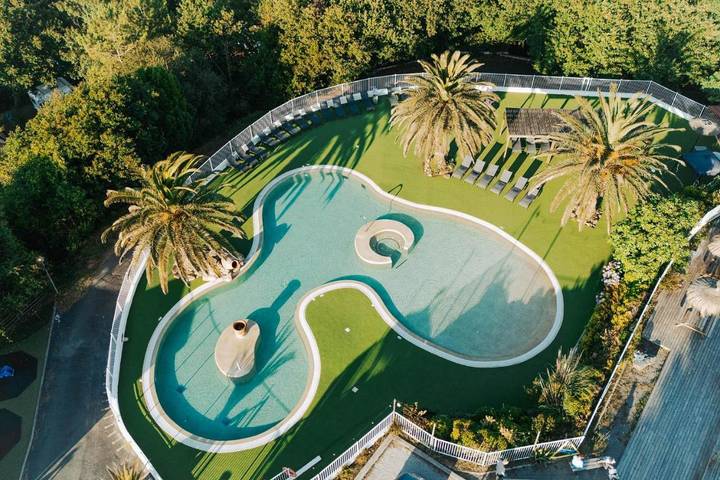 Camping pour 4 personnes, avec vue ainsi que jardin et piscine, animaux acceptés à Bidart - 3