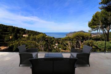 Gîte pour 4 personnes, avec jardin et terrasse dans Plage Font Brun Carqueiranne