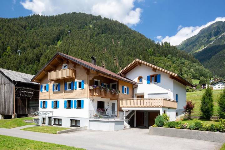 Ferienwohnung für 2 Personen, mit Balkon und Ausblick im Montafon
