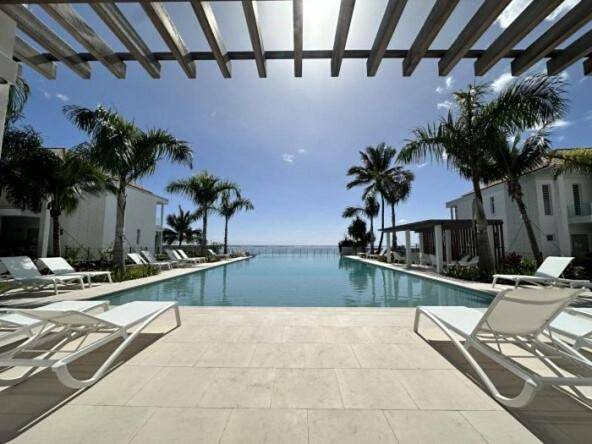 Gîte pour 2 personnes, avec piscine et terrasse dans Paea