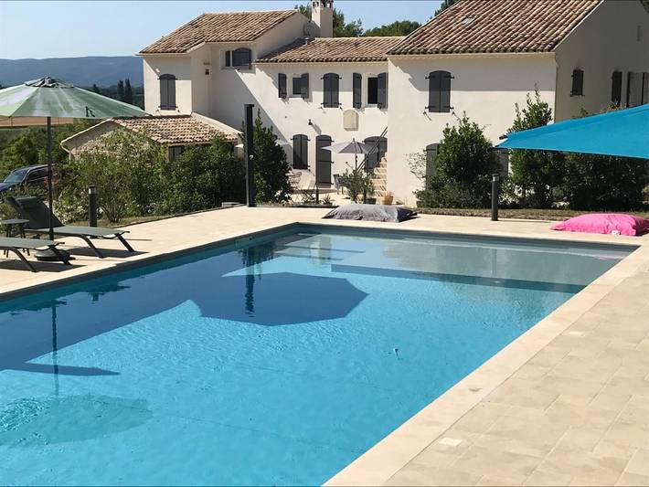 Chambre d’hôte pour 2 personnes, avec jardin et piscine