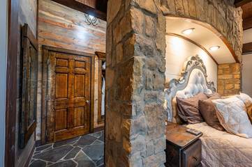 Log Cabin for 2 Guests in Broken Bow Lake, McCurtain County, Picture 1