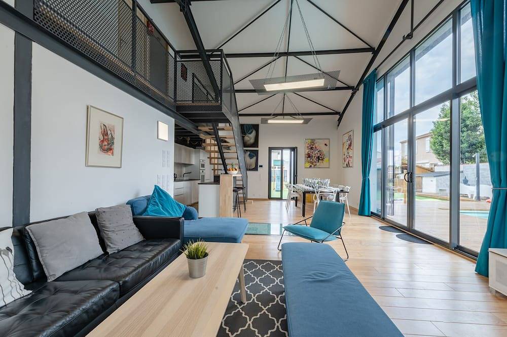 Hermoso Loft con piscina privada - 5 min. playas - 12 personas in Bompas, Côte d'Améthyste