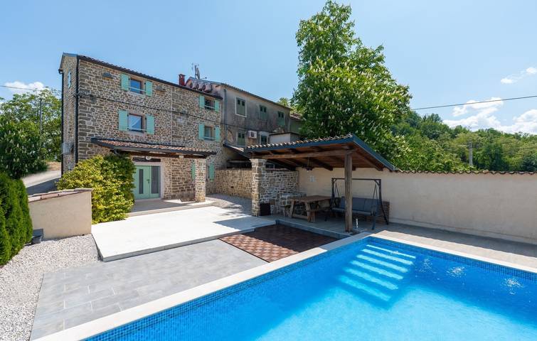 Ferienhaus für 7 Personen, mit Balkon/Terrasse und Pool in Motovun