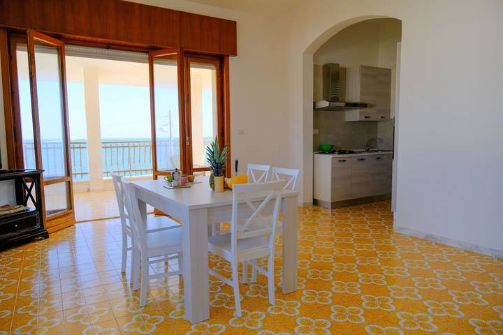 Location de vacances pour 8 personnes, avec balcon et vue sur l’océan à Torre Dell'orso - 4