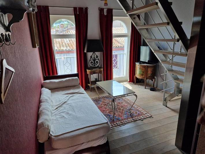 Chambre d’hôte pour 3 personnes, avec vue et terrasse, animaux acceptés à Leucate