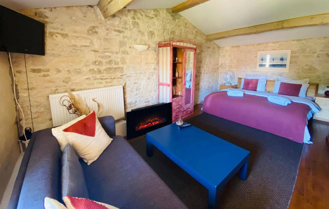 La Barauderie , chambre individuelle in Mazeray, Région de Saint-Jean-d'Angély