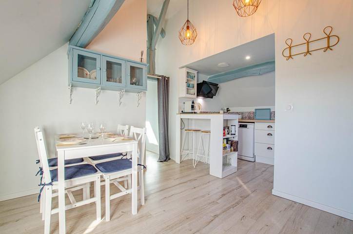 Gîte pour 4 personnes, avec Balcon et Terrasse à Roffey