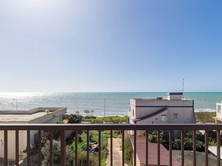 Appartement entier, Appartement in Donnalucata mit Möblierter Terrasse und Meerblick in Scicli, Province de Ragusa