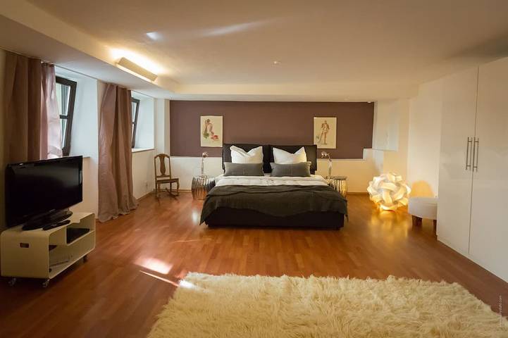 Ganze Wohnung, Lovely apartment in the heart of Munich: newly renowned remodeled! in München Isarvorstadt, München