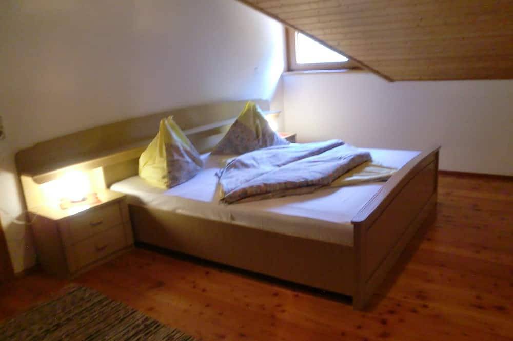 Ganze Wohnung, Herrenhaus  mit  Garten- & Loggia-Appartements, Erholungs-Park und Pool in Kreuzeckgruppe, Dellach im Drautal