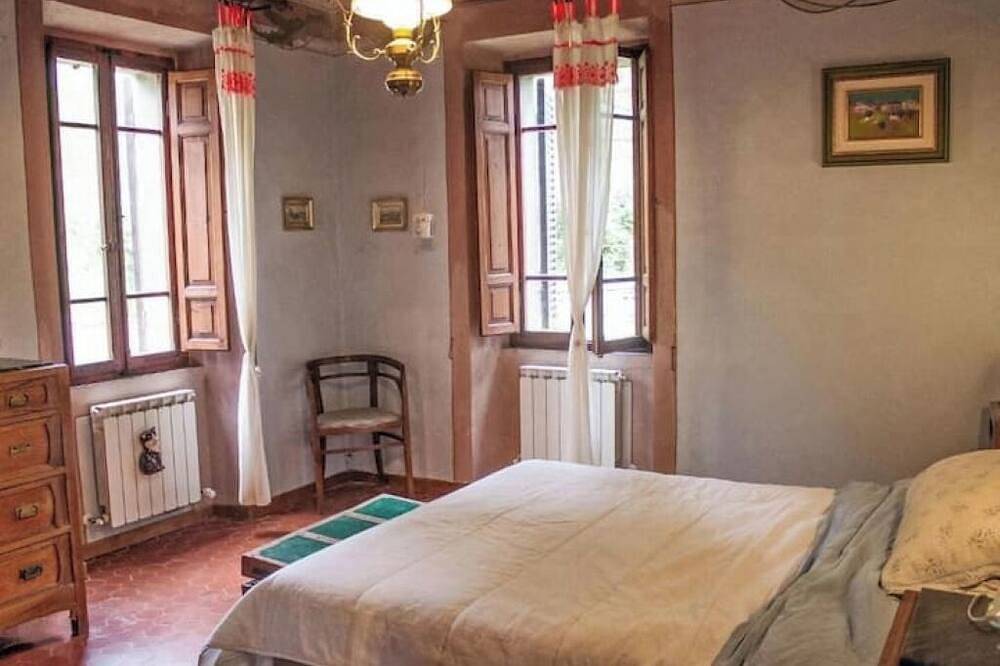 Villa Cesari Tiberi - private pool and frescoes in Marsciano, Provincia de Perugia