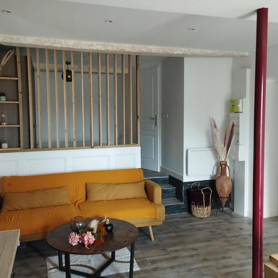 Appartement entier, Trévoux: loft ravissant avec terrasse in Trévoux, Ain