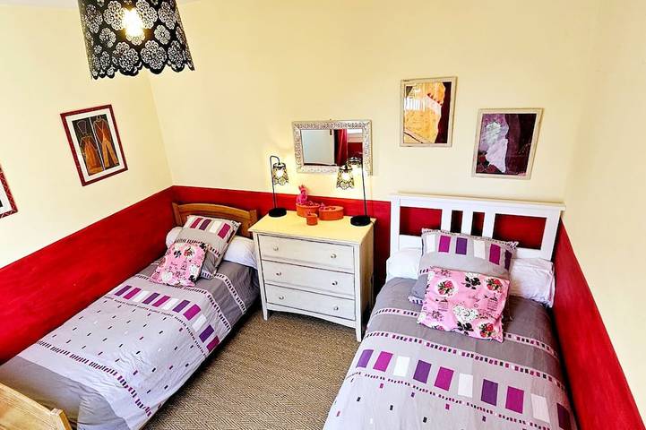 Maison 9 pers, grand jardin clos, plage à pied, calme, vacances confort +loisirs in Barneville-Carteret, Côte de la Déroute