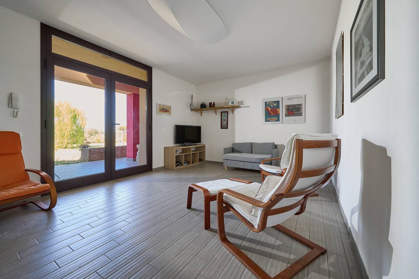 Apartamento entero, Apartamento 'La Casa Rossa' con terraza compartida, Wi-Fi y aire acondicionado in Riotorto, Costa Etrusca