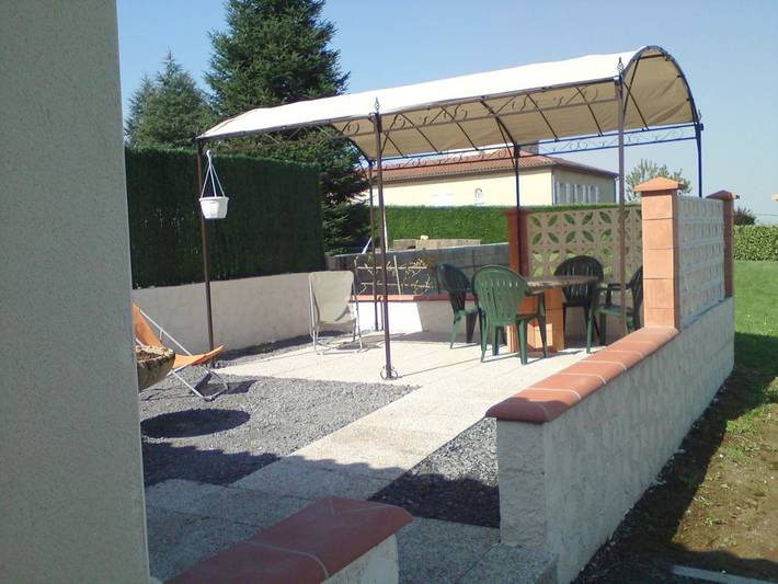 Location de vacances pour 3 personnes, avec vue et jardin à Lacrouzette - 2