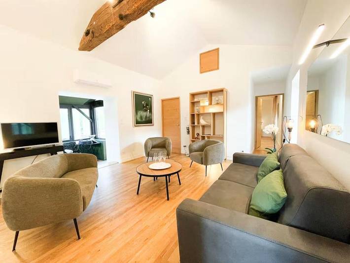 Location de vacances pour 6 personnes, avec Terrasse ainsi que Jardin et Vue à Hurigny