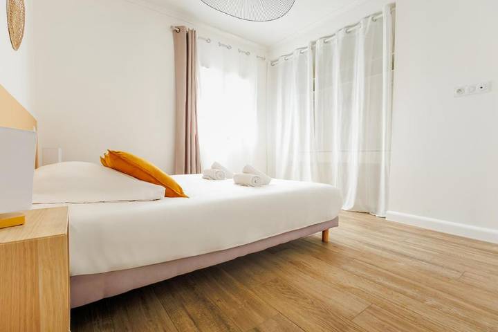 Gîte pour 4 personnes, avec jardin ainsi que terrasse et piscine à Talasani - 3