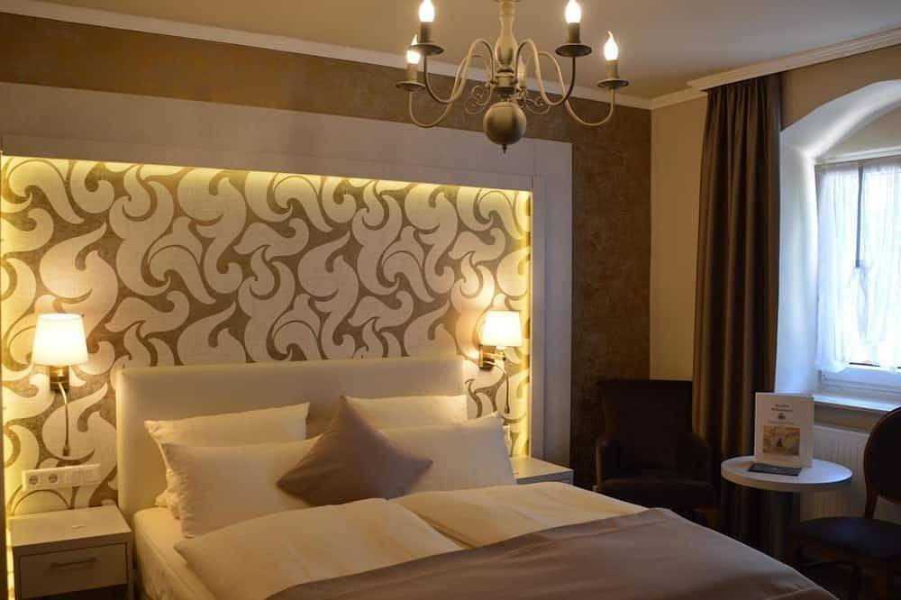 Doppelzimmer Dusche/Wc/Landhaus - Schloss-Hotel Petry in Burg Eltz, Treis-Karden