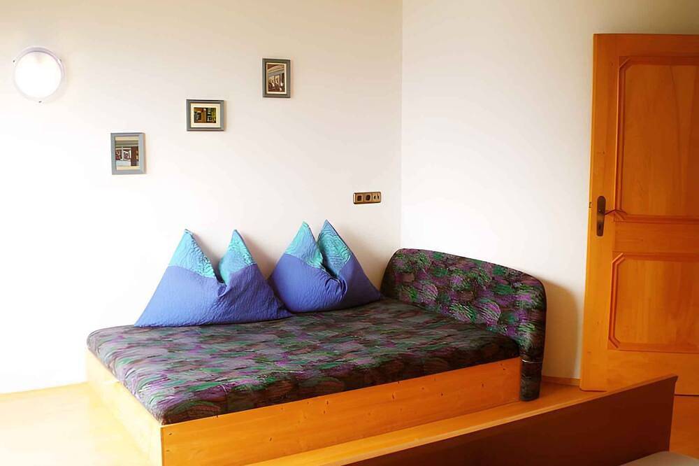 Ganze Wohnung, Ferienwohnung in ruhiger Lage mitten der Zillertaler Bergwelt in Stummerberg, Ski-Optimal Hochzillertal