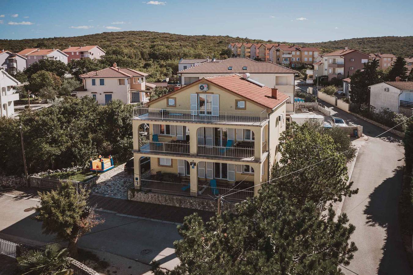 Ganze Ferienwohnung, Ferienwohnung mit Meerblick, Klimaanlage und in Strandnähe in Klimno, Krk