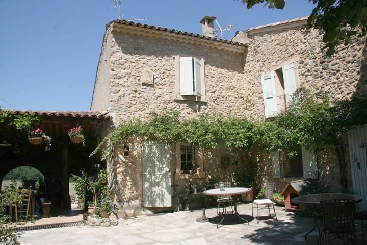 Chambre d’hôte pour 2 personnes, avec jardin ainsi que piscine et terrasse, adapté aux familles dans les Alpes-de-Haute-Provence - 3