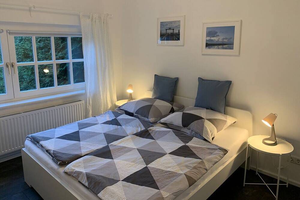 Modern, familienfreundlich & zentral: Ferienwohnung mit Garten in Burhave in Burhave, Butjadingen