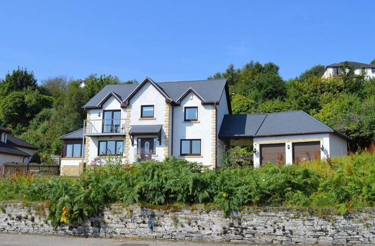 Holiday rental for 10 people, with garden and hot tub in Dunoon