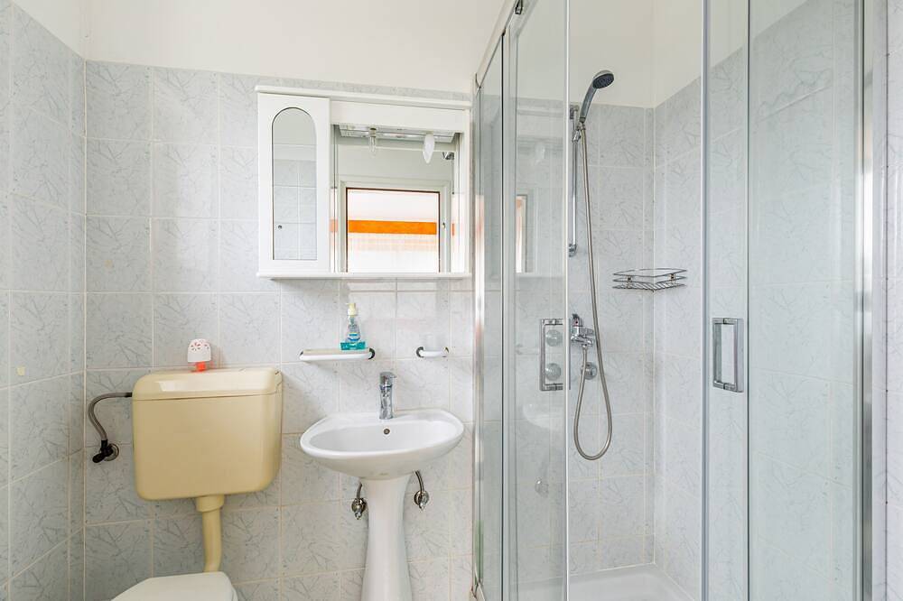 Ganze Wohnung, Studio Appartement mit Terrasse Brsec, Opatija in Martina (Kvarner Bucht), Moscenicka Draga