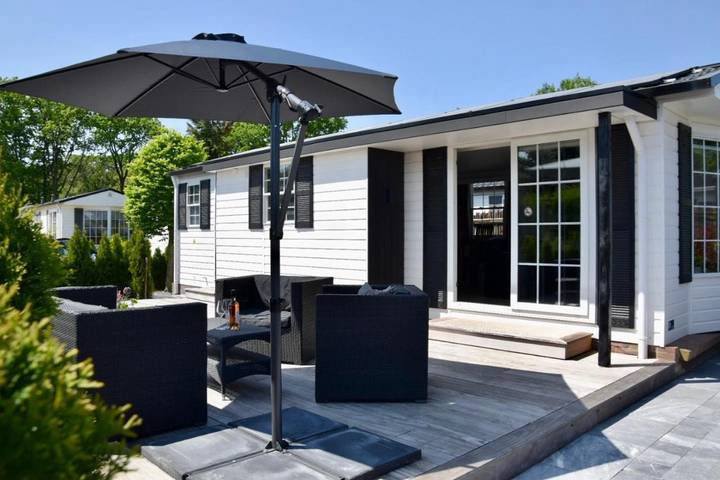 Chalet voor 4 personen, met Terras en Tuin in Oisterwijk