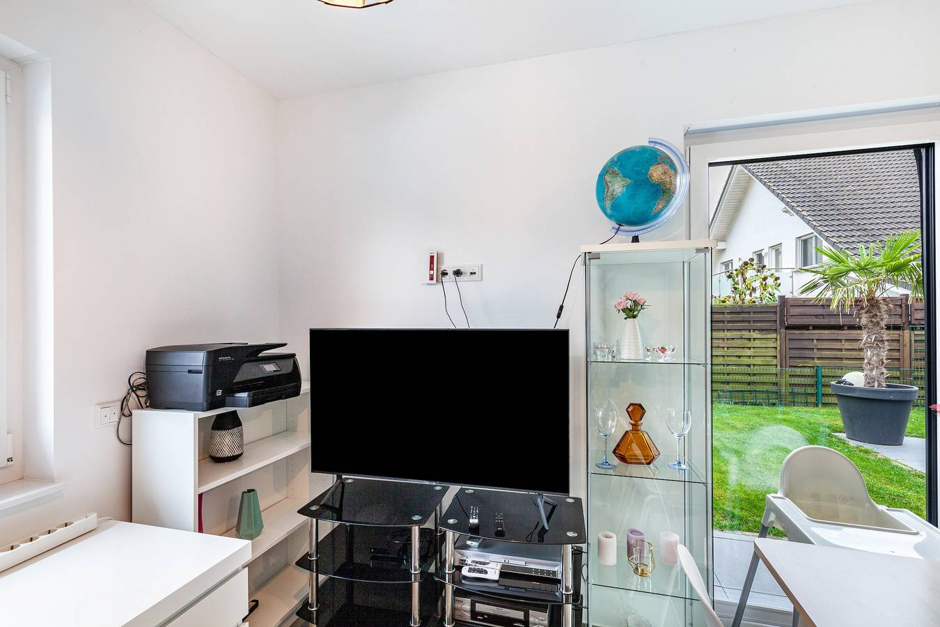 Apartamento entero, Apartamento 'Ruhige Wohnung' con piscina compartida, terraza privada y Wi-Fi in Distrito de Limburg-Weilburg
