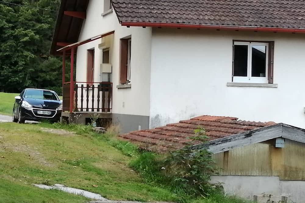 Appartement entier, Appartement dans maison calme au milieu des prés. in Cleurie, Région d'Épinal
