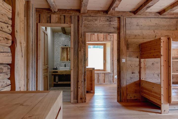 Location de vacances pour 14 personnes, avec terrasse et sauna à Rochejean - 4