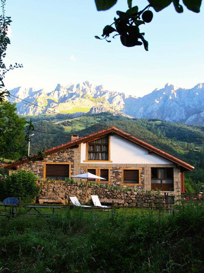 Casa rural para 6 personas, con balcón además de jardín y vistas en Parque Nacional de Los Picos de Europa - 4