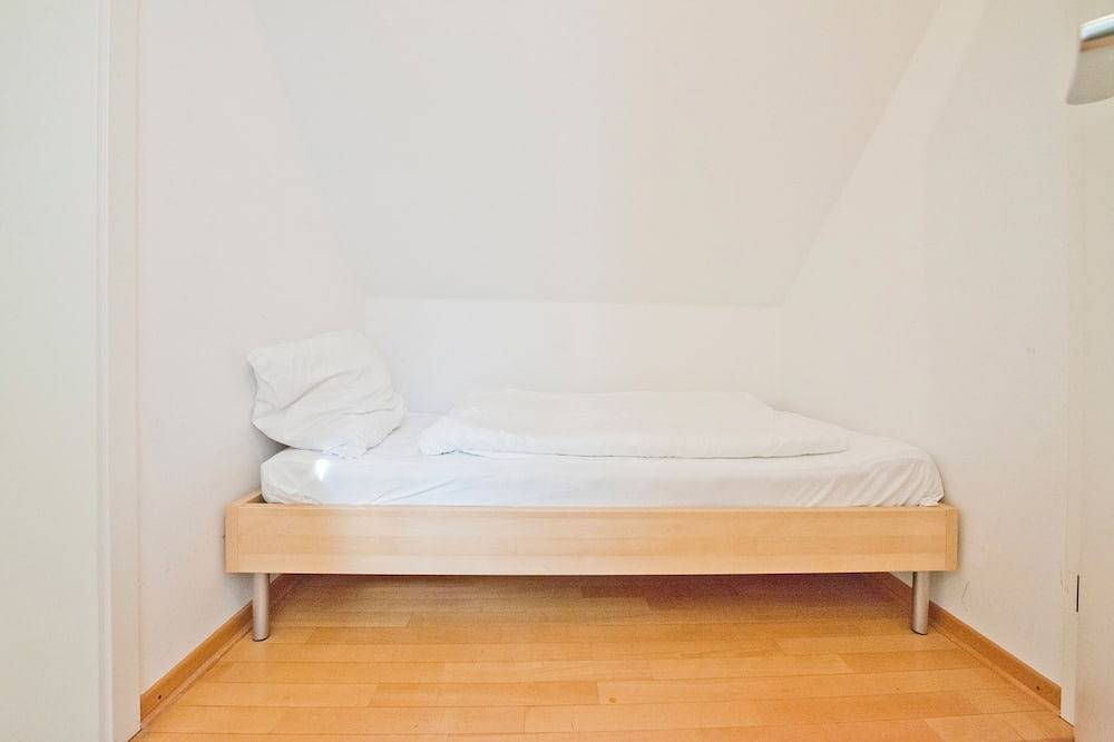 Ganze Wohnung, Gemütliche Ferienwohnung \"Claire\" direkt am Hafen von Rheinsberg in Rheinsberger See, Rheinsberg
