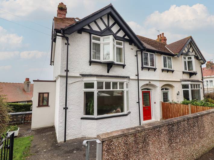 Cottage for 10 people, with garden in Llandudno