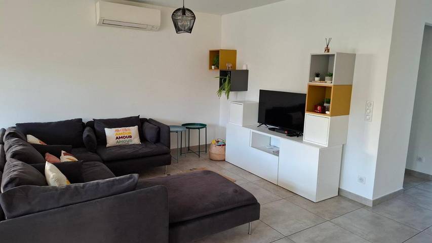 Location de vacances pour 8 personnes, avec piscine et jardin à Ucel - 4