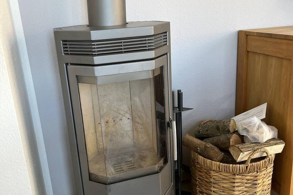 Im und um das \"Salzwiesenhaus\" finden Sie alles, was Sie zum Entspannen und Wohlfühlen in Ihren Ferien vom Alltag benötigen, mit wunderbarem Blick auf die Schlei vom Garten aus in Schlei, Kosel
